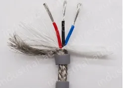 TRVVP Highly flexible 2 cores*0.3 square